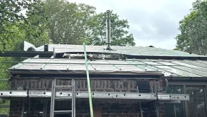 afbeelding van de renovatie van een scheef dak door blue sky bouwcollectief